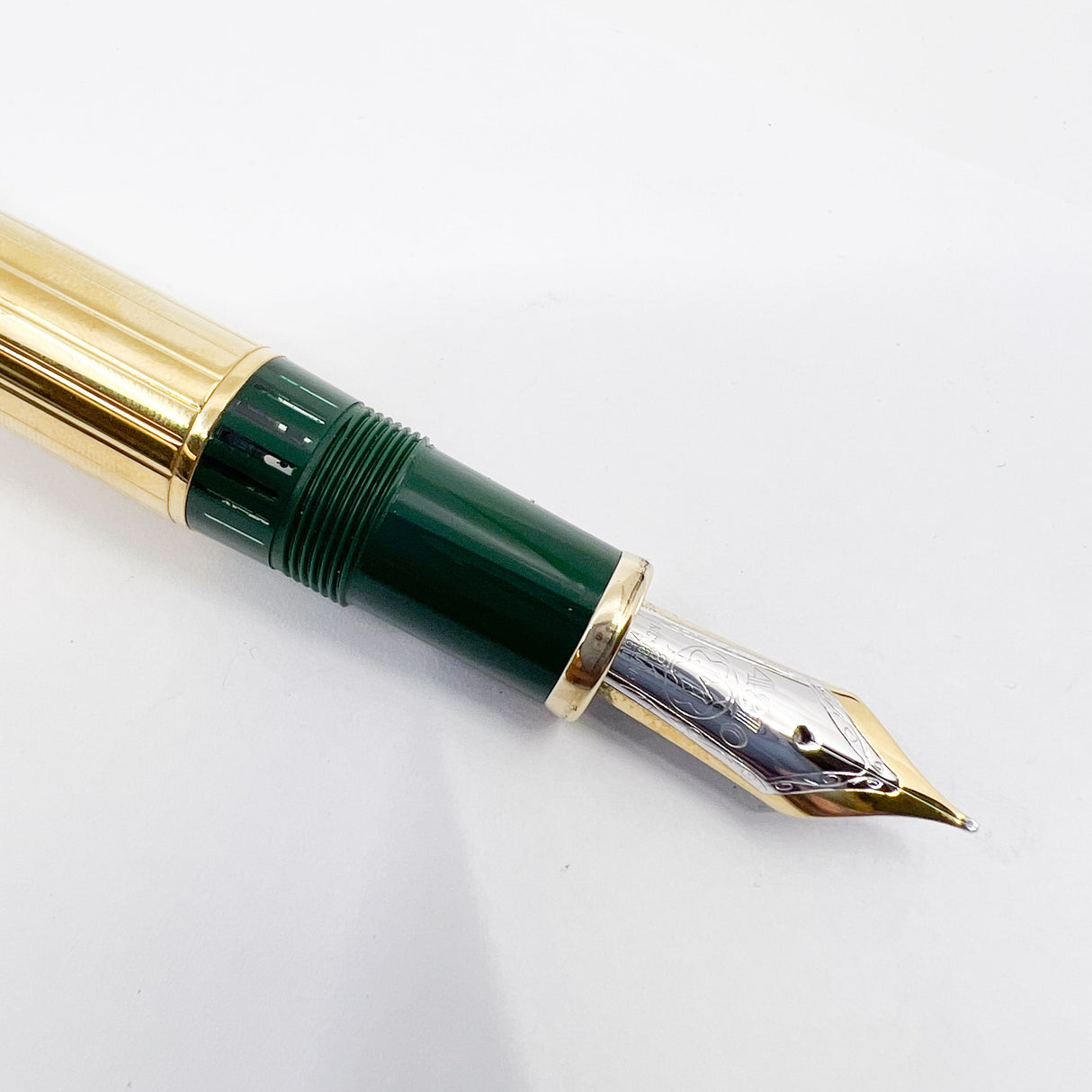 Montblanc Czar Nikolai LeGrand Fountain Pen - Malachite Cap/Gold Vermeil Barrel - Medium 18kt Gold Nib