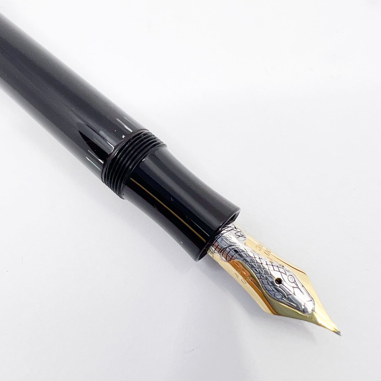 Montblanc Agatha Christie Sterling Silver Limited Edition Fountain Pen - Fine 18kt Gold Nib