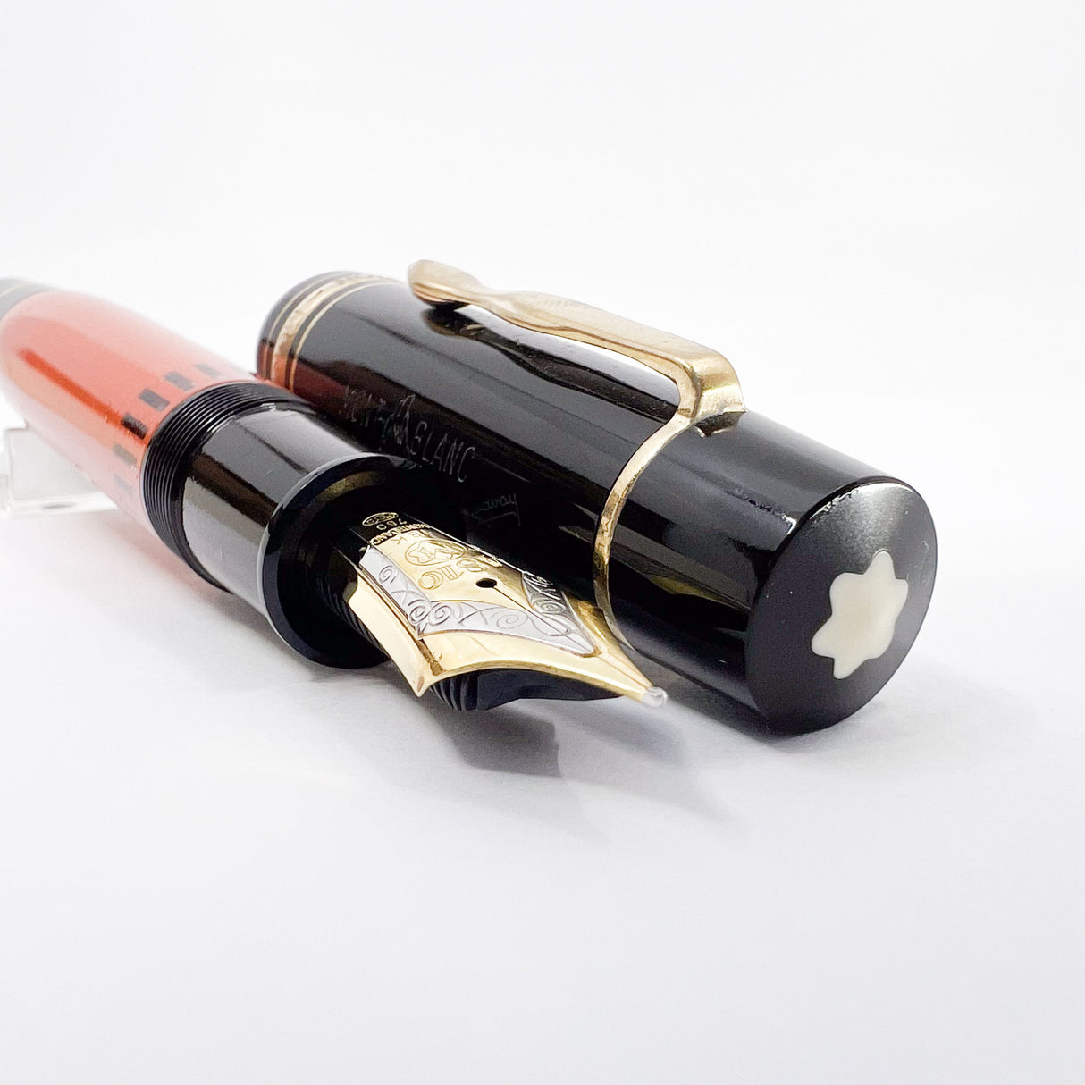 Montblanc Ernest Hemingway Writer's Limited Edition Fountain Pen - Fine 18kt Gold Nib