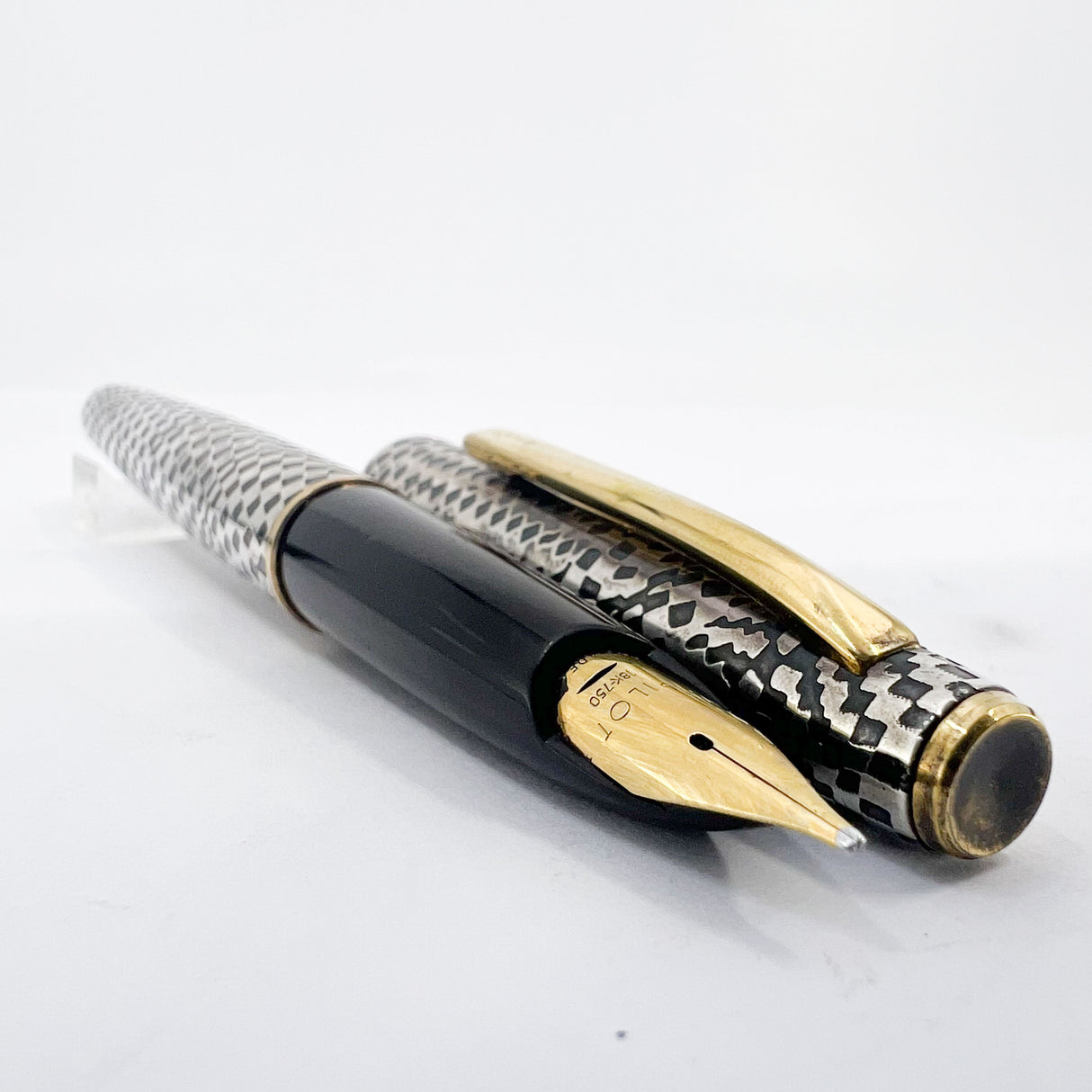 Pilot Sterling Silver Incredible Lattice Filigree Fountain Pen - Broad 18kt Gold Nib (Circa 1970s)- RARE!!