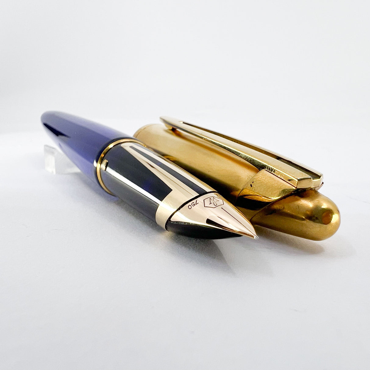 Waterman Edson Blue Translucent Fountain Pen - Fine 18kt Gold Nib