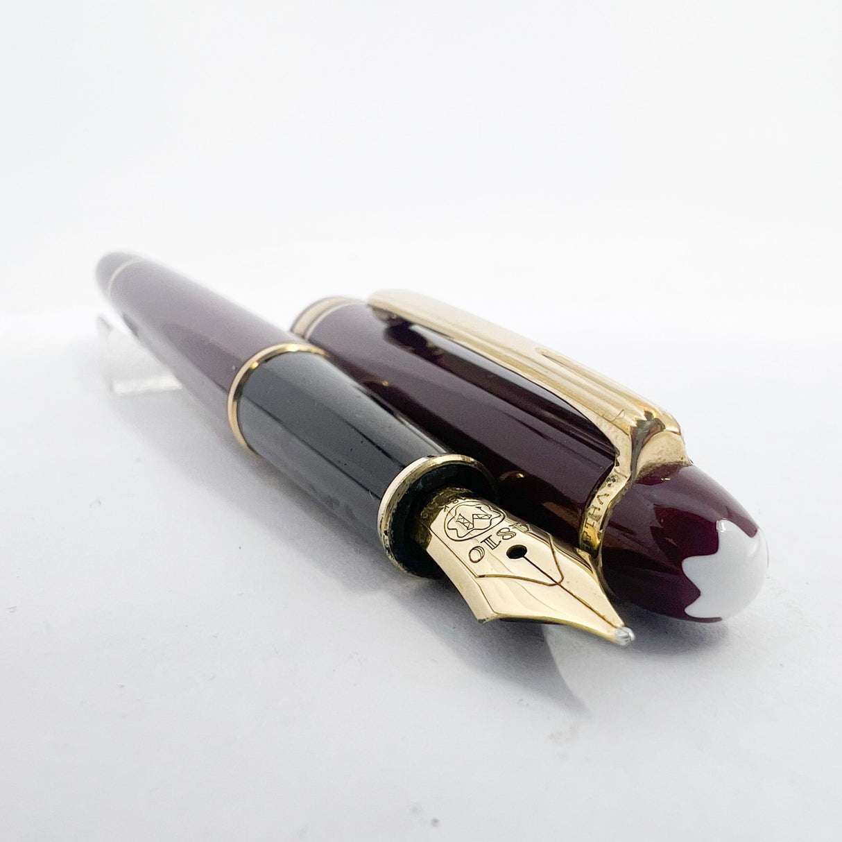 Montblanc #144 Bordeaux Resin Fountain Pen - Medium 14kt Gold Nib