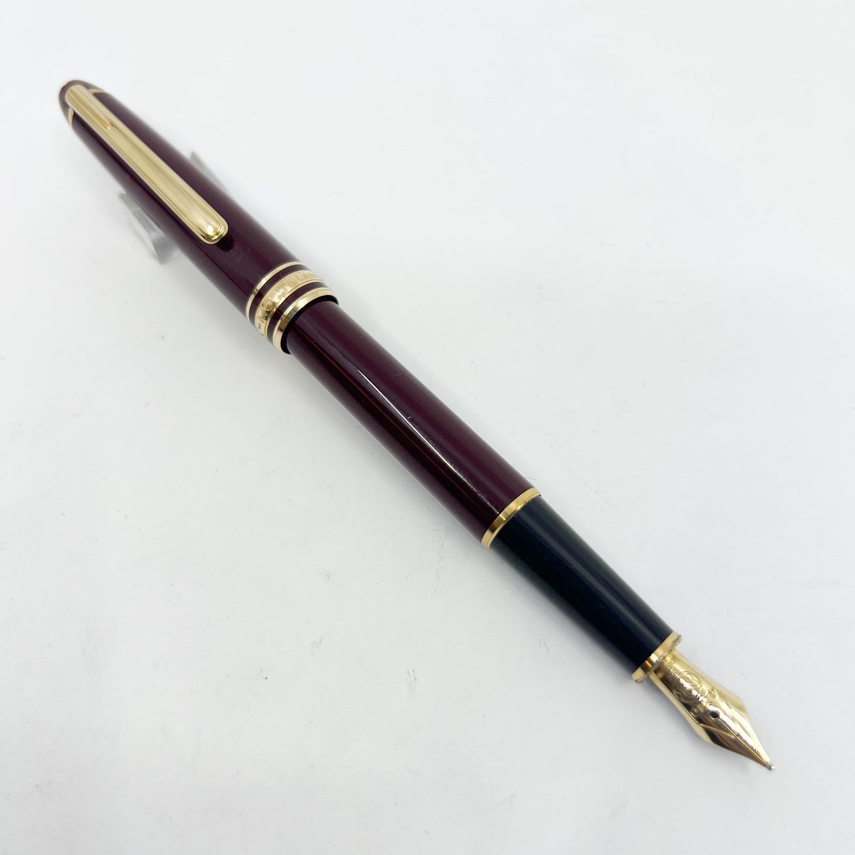 Montblanc #144 Bordeaux Resin Fountain Pen - Medium 14kt Gold Nib