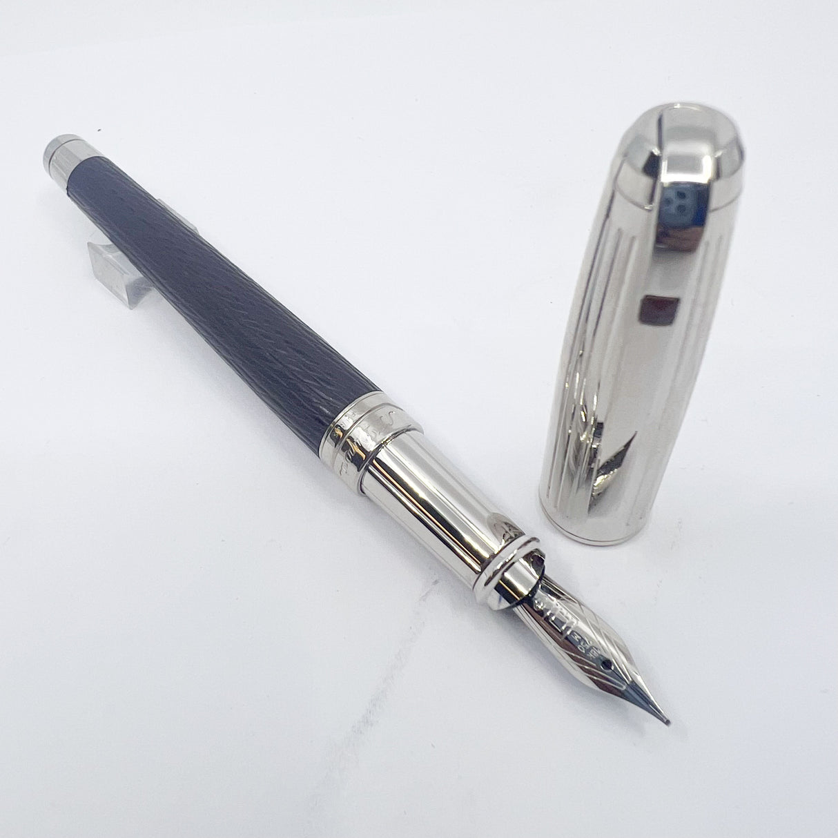 S. T. Dupont Orpheo Fountain Pen - Palladium Plated Cap - Textured Leather Barrel - Medium 18kt Gold Nib