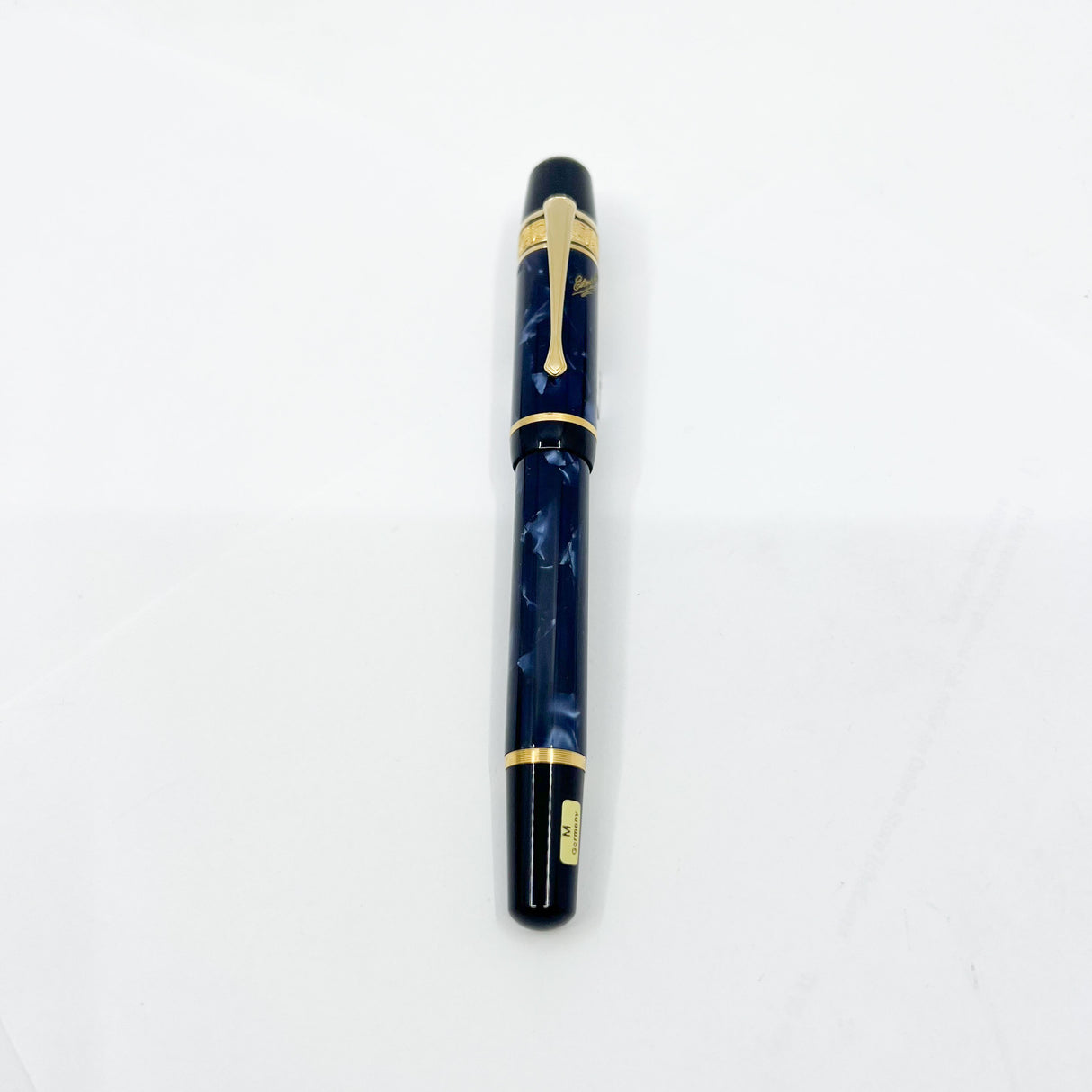 Montblanc Edgar Allan Poe Writer's Limited Edition Fountain Pen - Medium 18kt Gold Nib