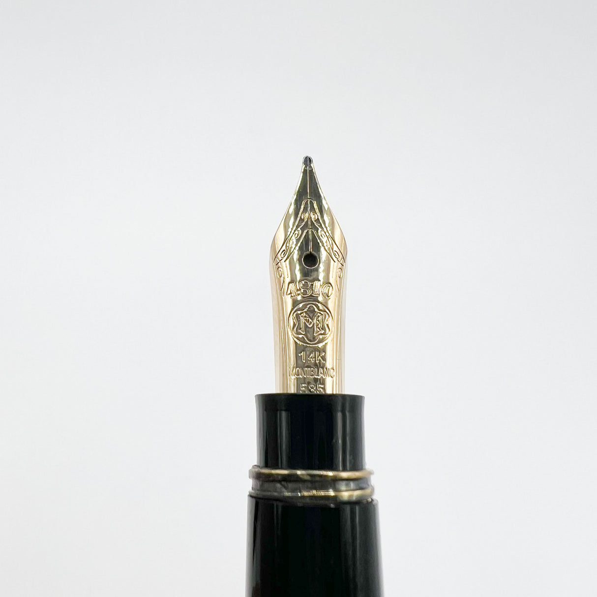 Montblanc Meisterstuck Mozart Black Resin Fountain Pen - Medium 14kt Gold Nib