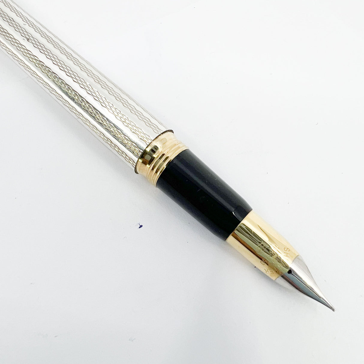 Sheaffer Sterling Silver "Top-of-the Line" Crest Fountain Pen - Fine 18kt Gold Nib (Circa 1990s)