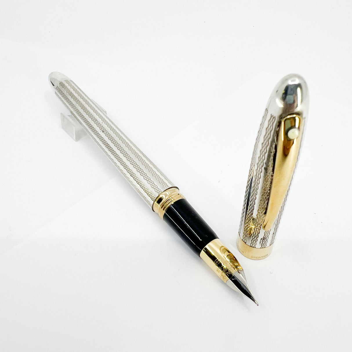 Sheaffer Sterling Silver "Top-of-the Line" Crest Fountain Pen - Fine 18kt Gold Nib (Circa 1990s)