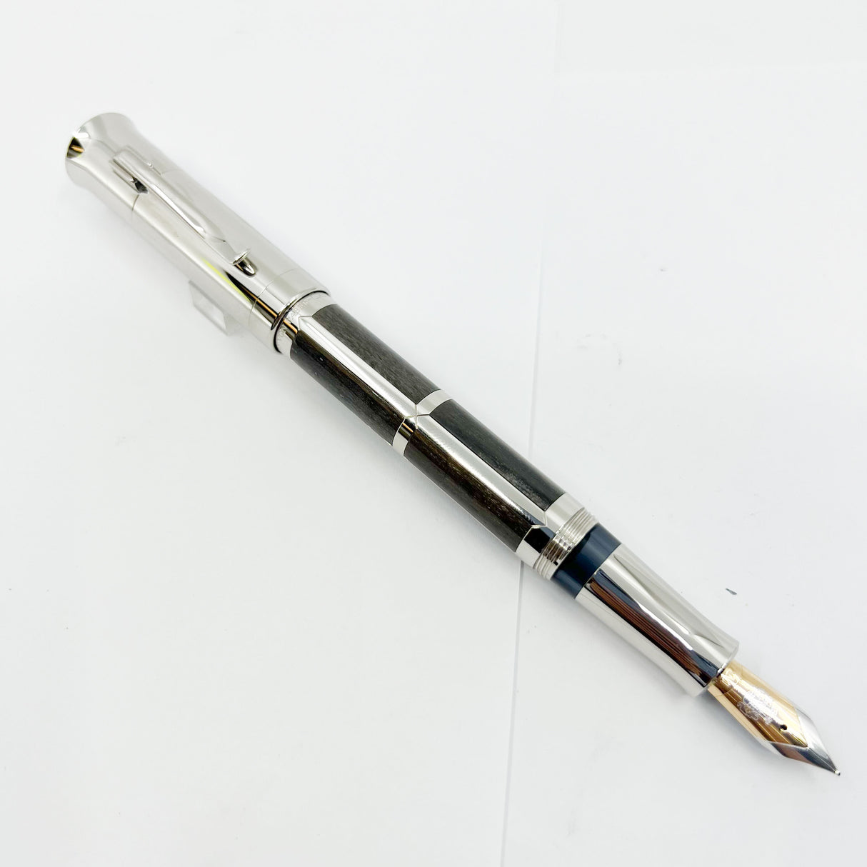 Graf von Faber Castell 2007 Gemstone (Petrified Wood) Pen of the Year Fountain Pen - Medium 18kt Gold Nib