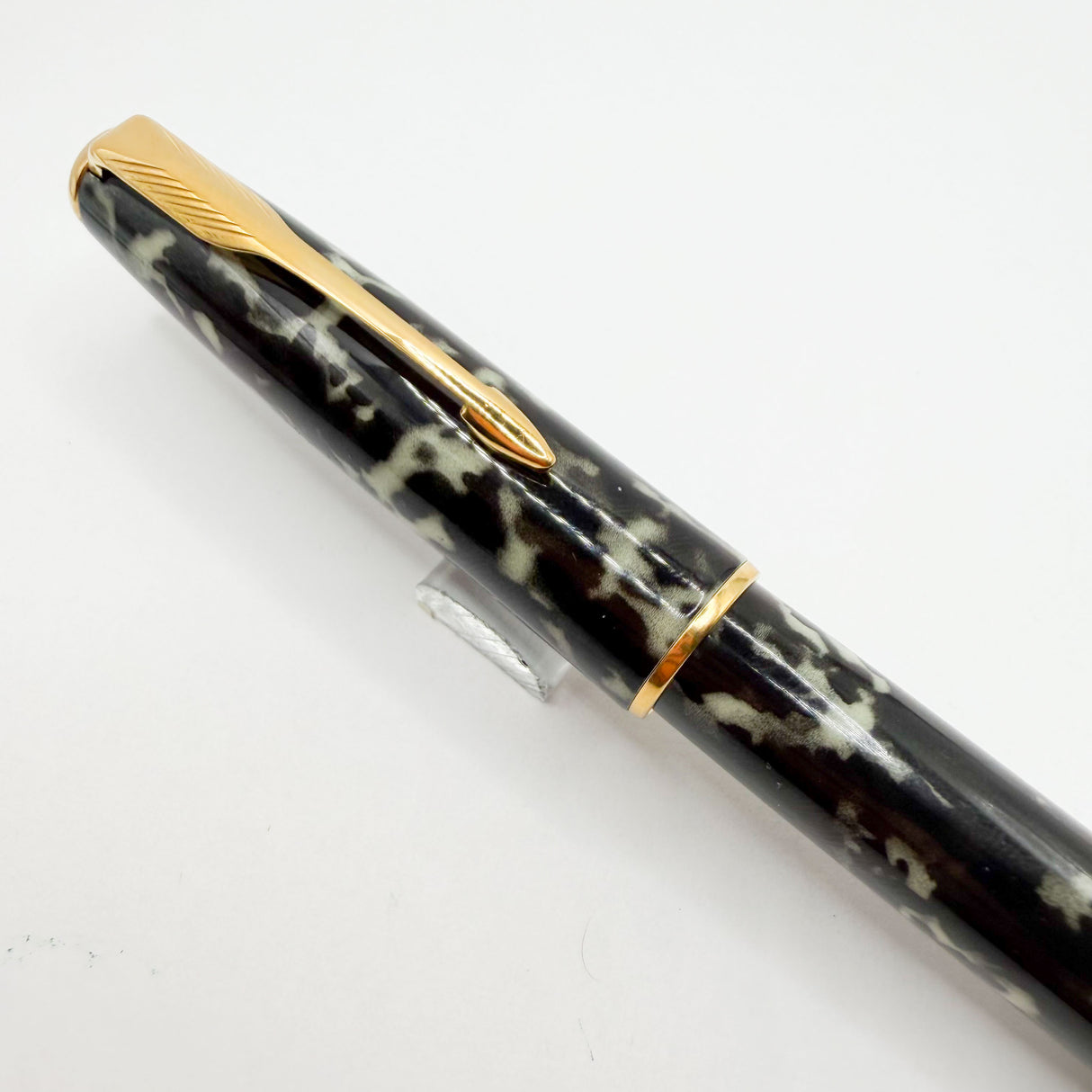 Parker Sonnet Moonbeam Lacque Marbled Charcoal/Ivory Fountain Pen - Fine 18kt Gold Nib