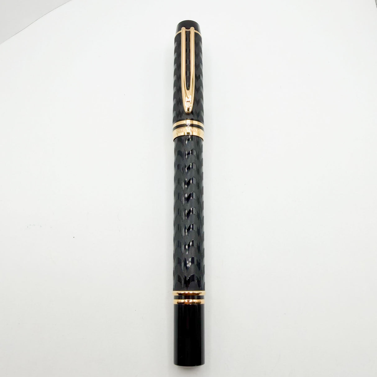 Waterman Man 100 Opera Black Chased Fountain Pen - Fine 18kt Gold Nib