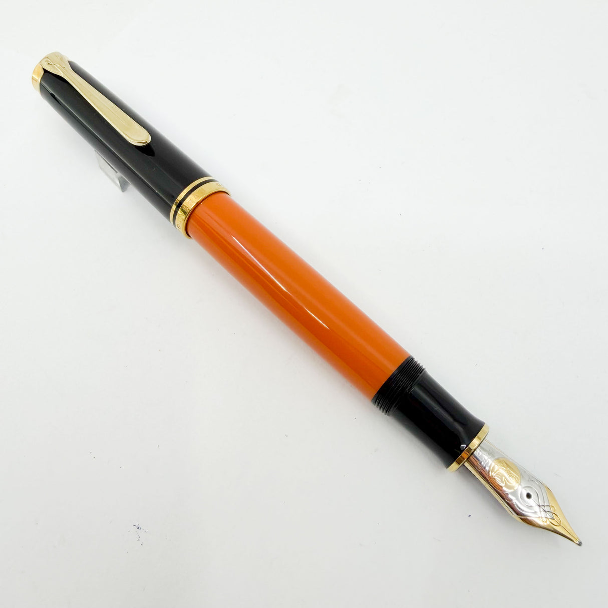 Pelikan M800 Souveran Burnt Orange Fountain Pen - Broad 18kt Gold Nib