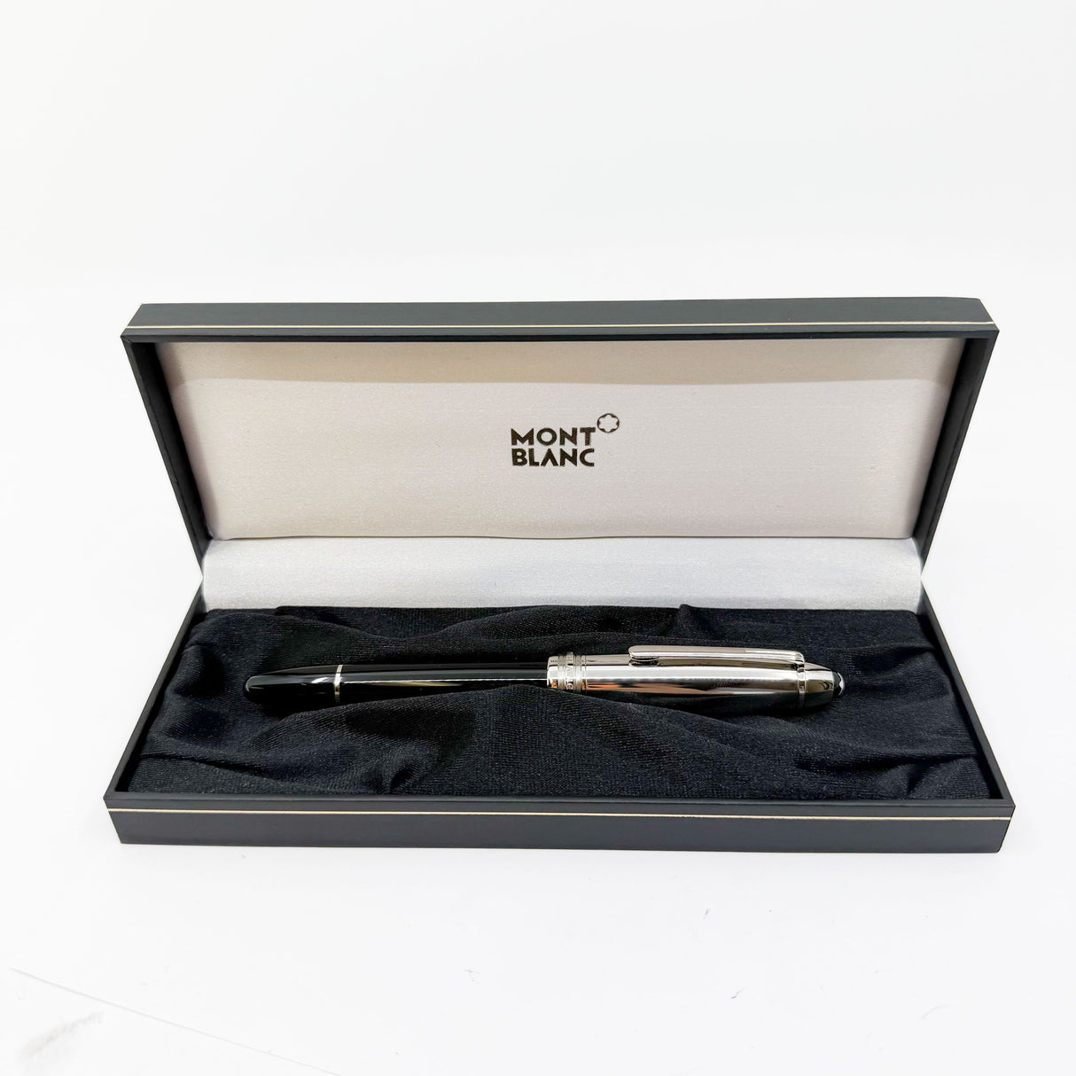 Montblanc Meisterstuck #146 Doue Black with Stainless Steel Cap LeGrand Fountain Pen - Medium 18kt Gold Nib