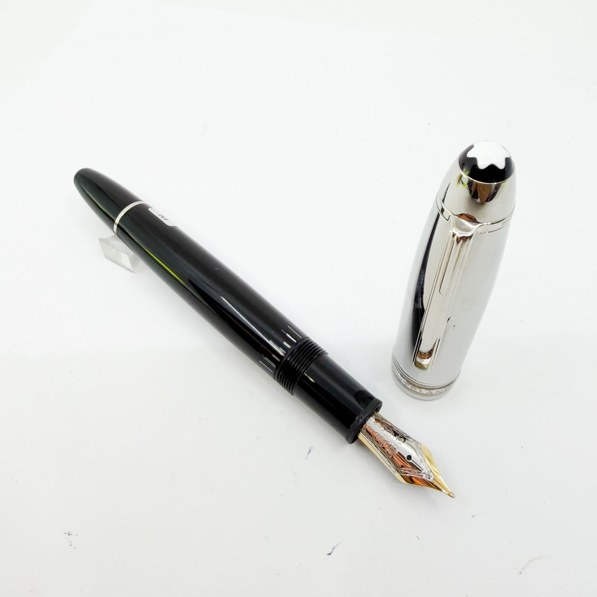 Montblanc Meisterstuck #146 Doue Black with Stainless Steel Cap LeGrand Fountain Pen - Medium 18kt Gold Nib