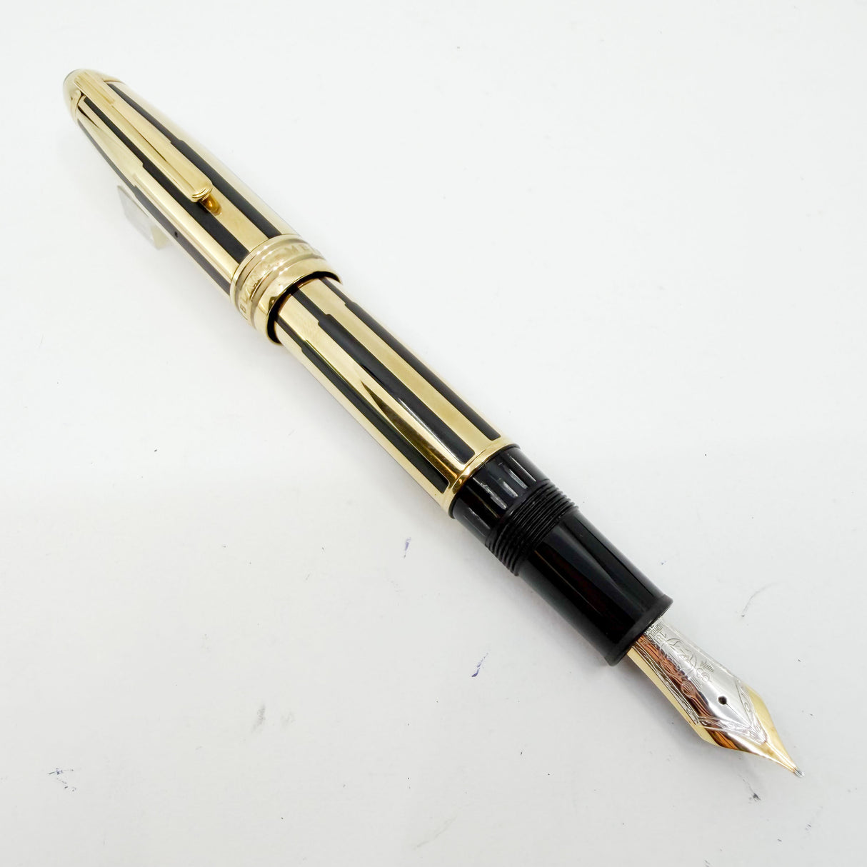 Montblanc Meisterstuck Solitaire Le Grand 146 Black Resin & Gold Plated Striped Filigree Fountain Pen - Fine 18kt Gold Nib