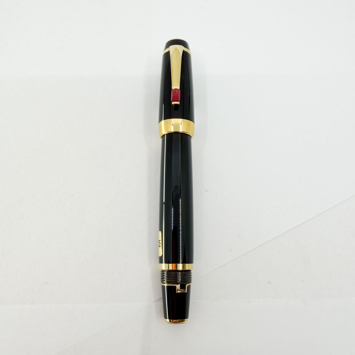 Montblanc Boheme Rouge - Black Resin Fountain Pen - Retractable Medium 18kt Gold Nib