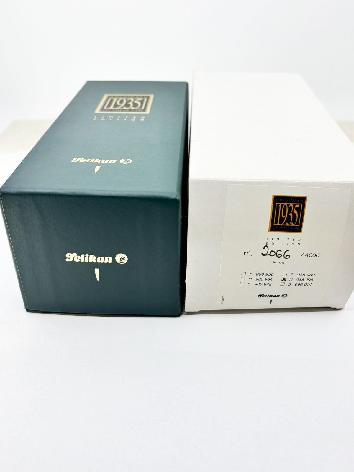 Pelikan "1935 Originals of their Time" Green Jade Celluloid Limited Edition Fountain Pen - Medium 18kt Gold Nib