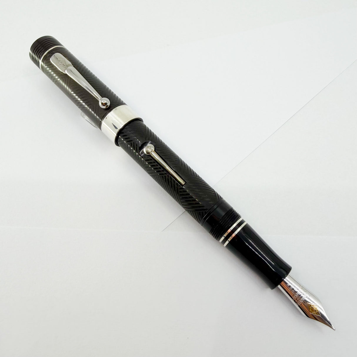 Conway Stewart Churchill Ebonite Collection - Alternating Diagonal Line Pattern Lever-Fill Fountain Pen - Fine 18kt Gold Nib