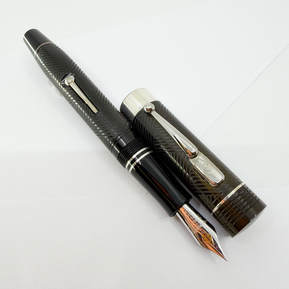 Conway Stewart Churchill Ebonite Collection - Alternating Diagonal Line Pattern Lever-Fill Fountain Pen - Fine 18kt Gold Nib
