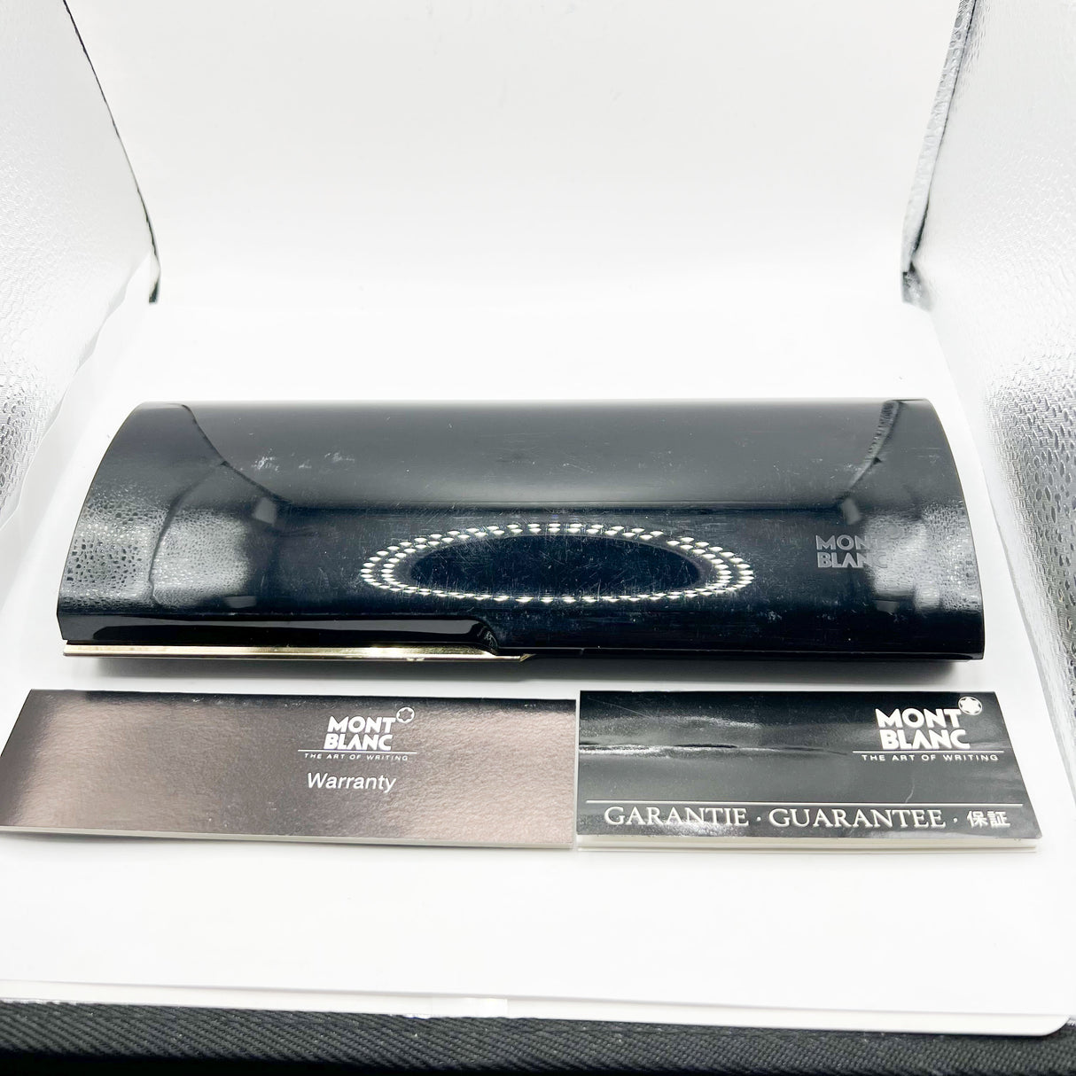 Montblanc Meisterstück Solitaire Le Grand Pinstriped Sterling Silver #146S Fountain Pen - Medium 18kt Gold Nib