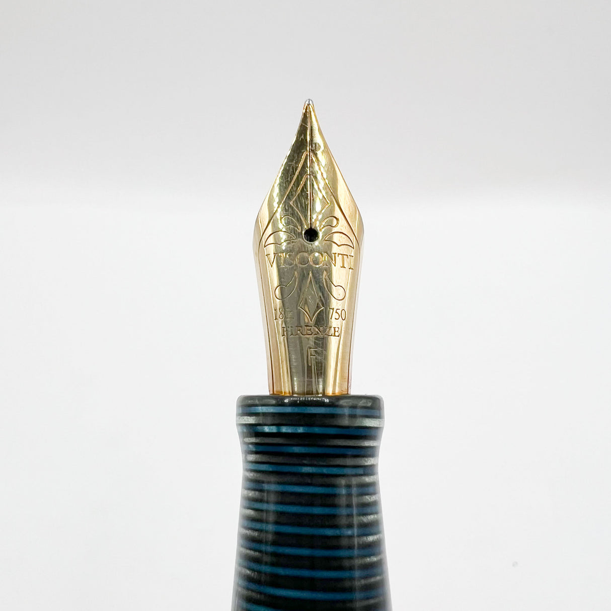 Visconti Manhattan Blue Celluloid Fountain Pen - Fine 18kt Gold Nib