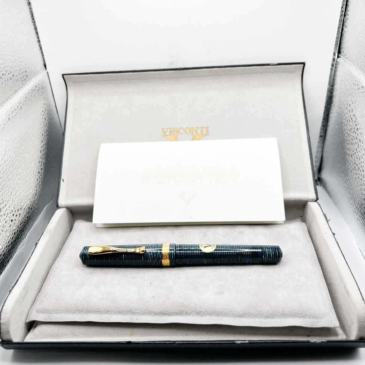 Visconti Manhattan Blue Celluloid Fountain Pen - Fine 18kt Gold Nib