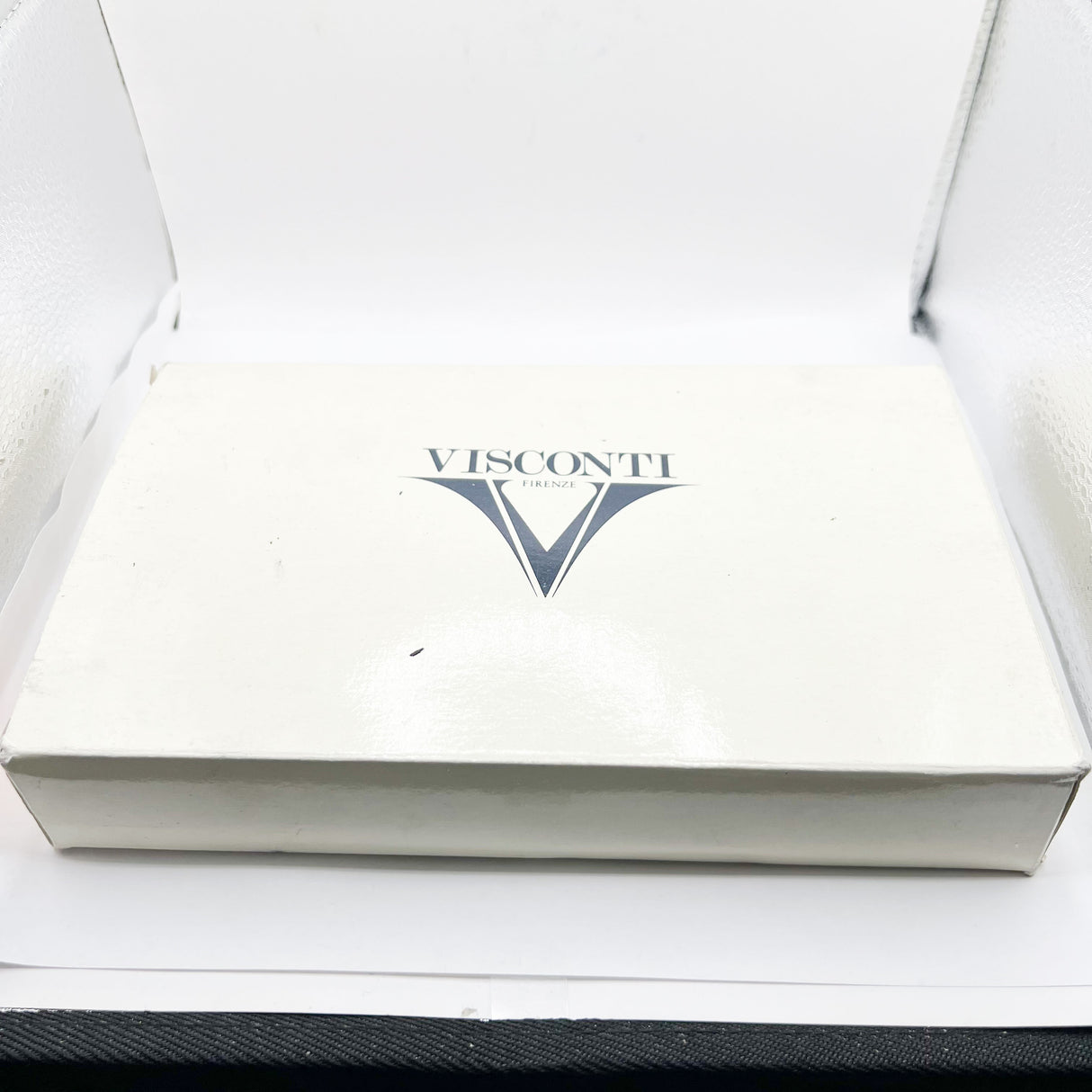 Visconti Manhattan Blue Celluloid Fountain Pen - Fine 18kt Gold Nib