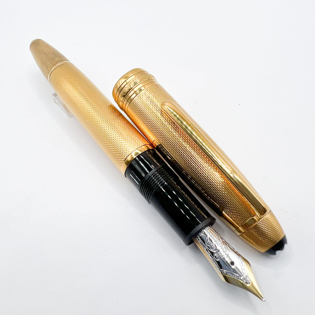 Montblanc Meisterstück Solitaire Le Grand Vermeil Barleycorn #146V Fountain Pen - Medium 18kt Gold Nib