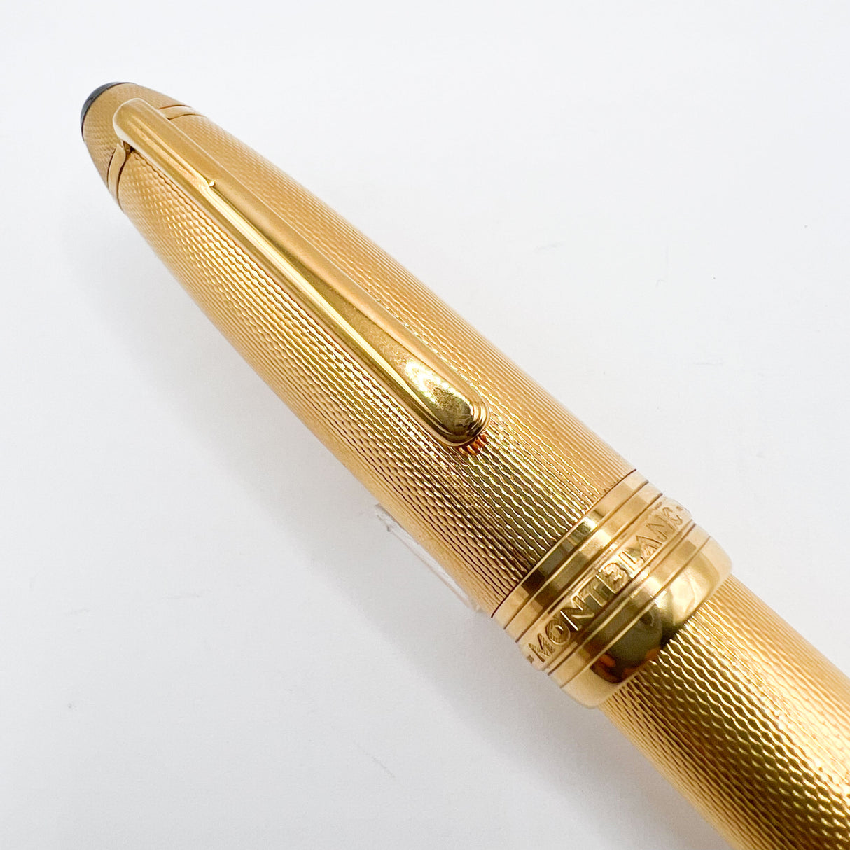 Montblanc Meisterstück Solitaire Le Grand Vermeil Barleycorn #146V Fountain Pen - Medium 18kt Gold Nib