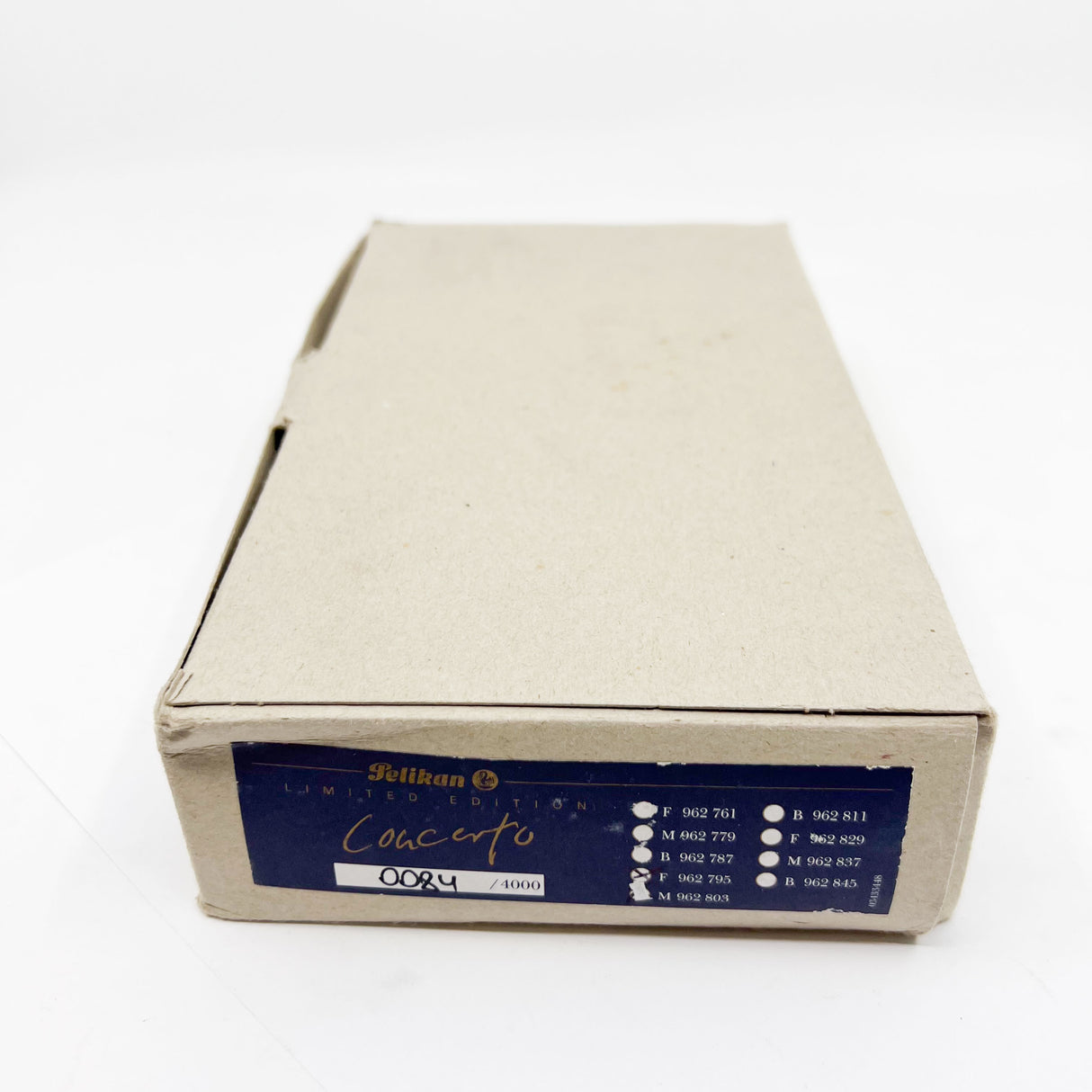 Pelikan Concerto Limited Edition Fountain Pen - Medium 18kt Gold Nib