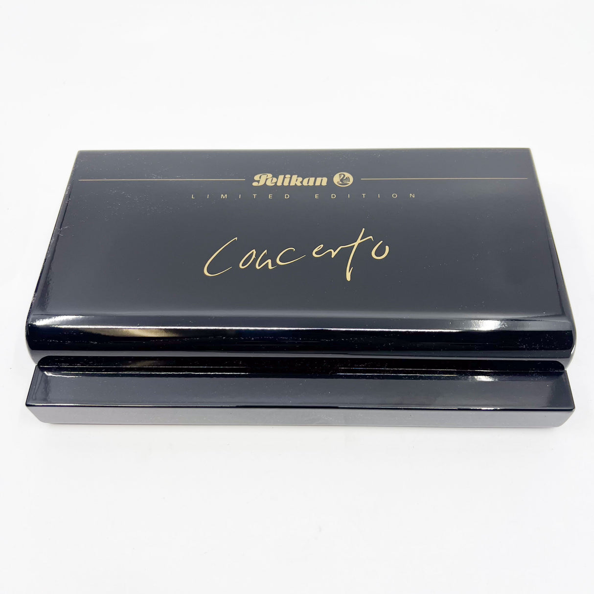 Pelikan Concerto Limited Edition Fountain Pen - Medium 18kt Gold Nib