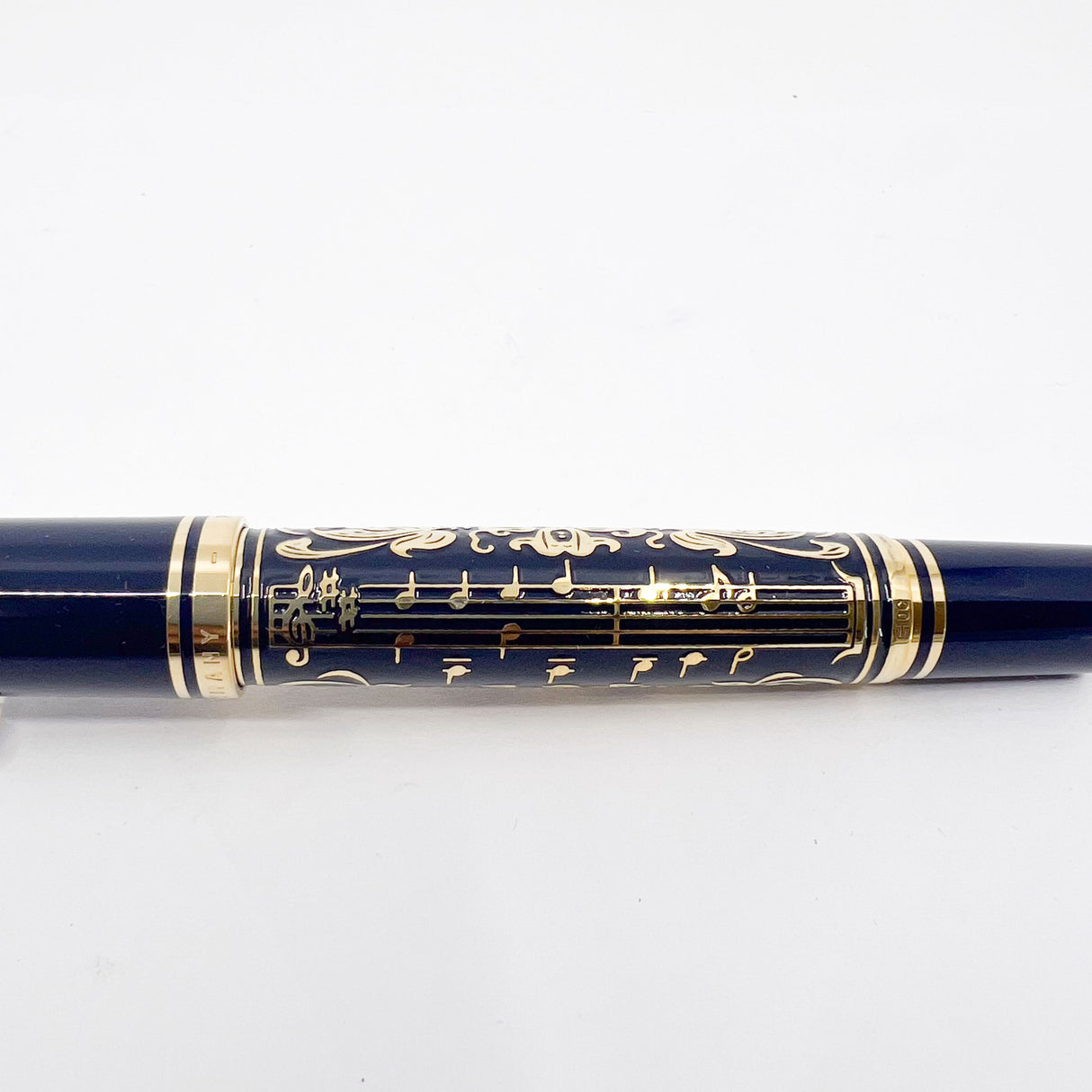 Pelikan Concerto Limited Edition Fountain Pen - Medium 18kt Gold Nib