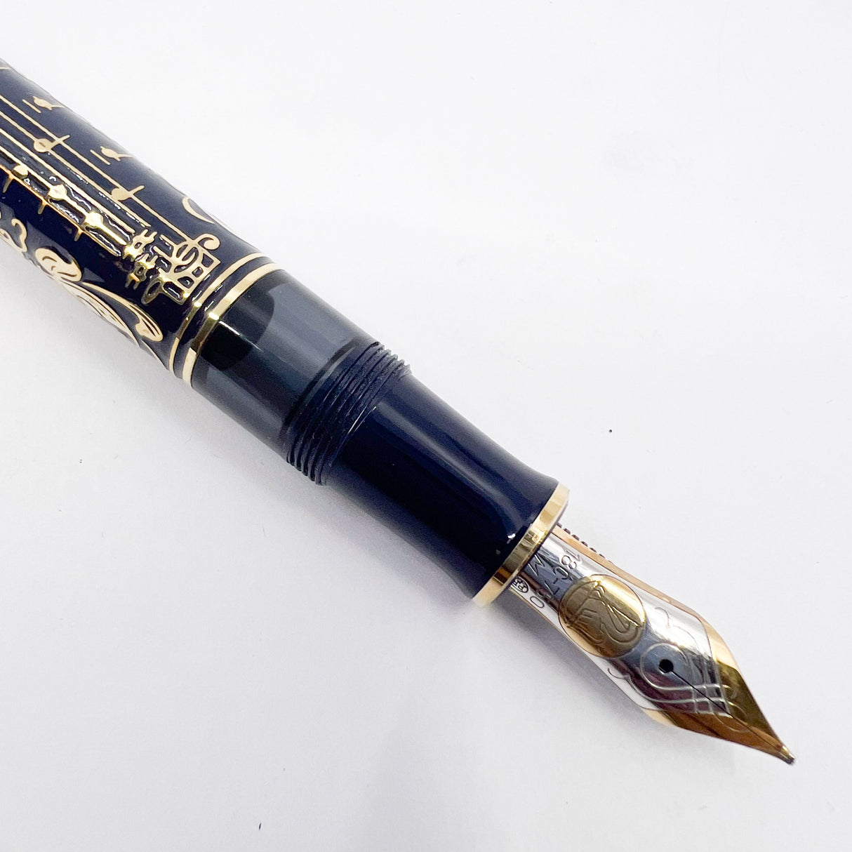 Pelikan Concerto Limited Edition Fountain Pen - Medium 18kt Gold Nib