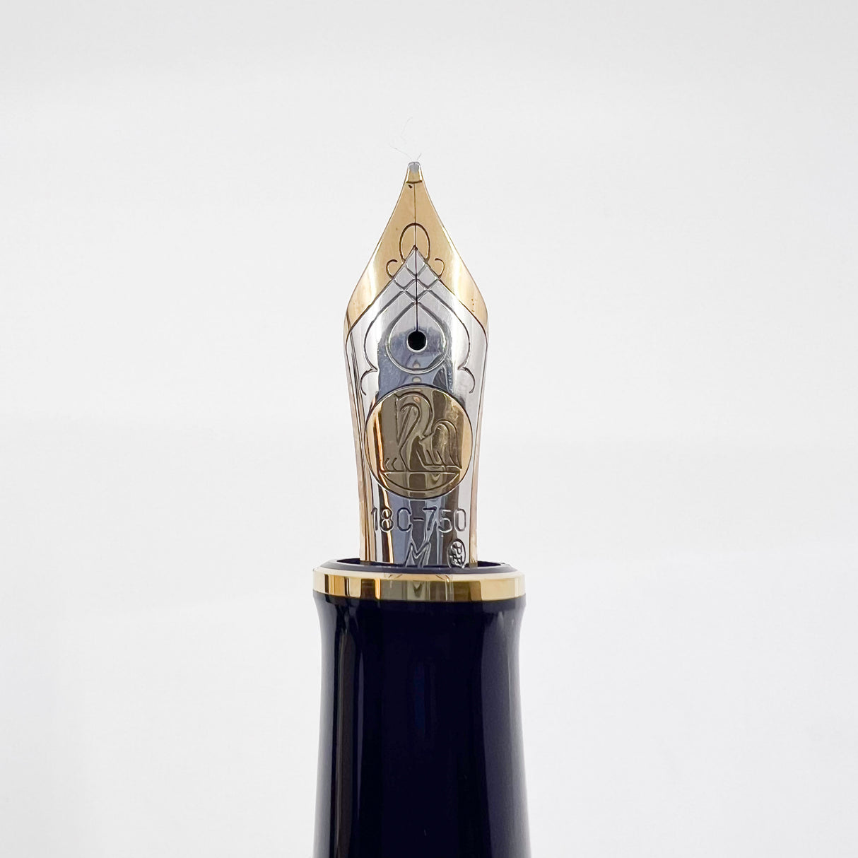 Pelikan Concerto Limited Edition Fountain Pen - Medium 18kt Gold Nib