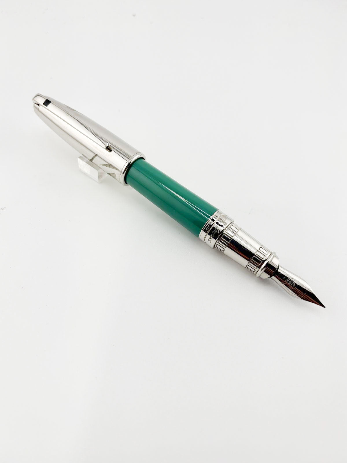 S.T. DuPont Statue of Liberty Limited Edition Fountain Pen - Medium 18kt Gold Nib