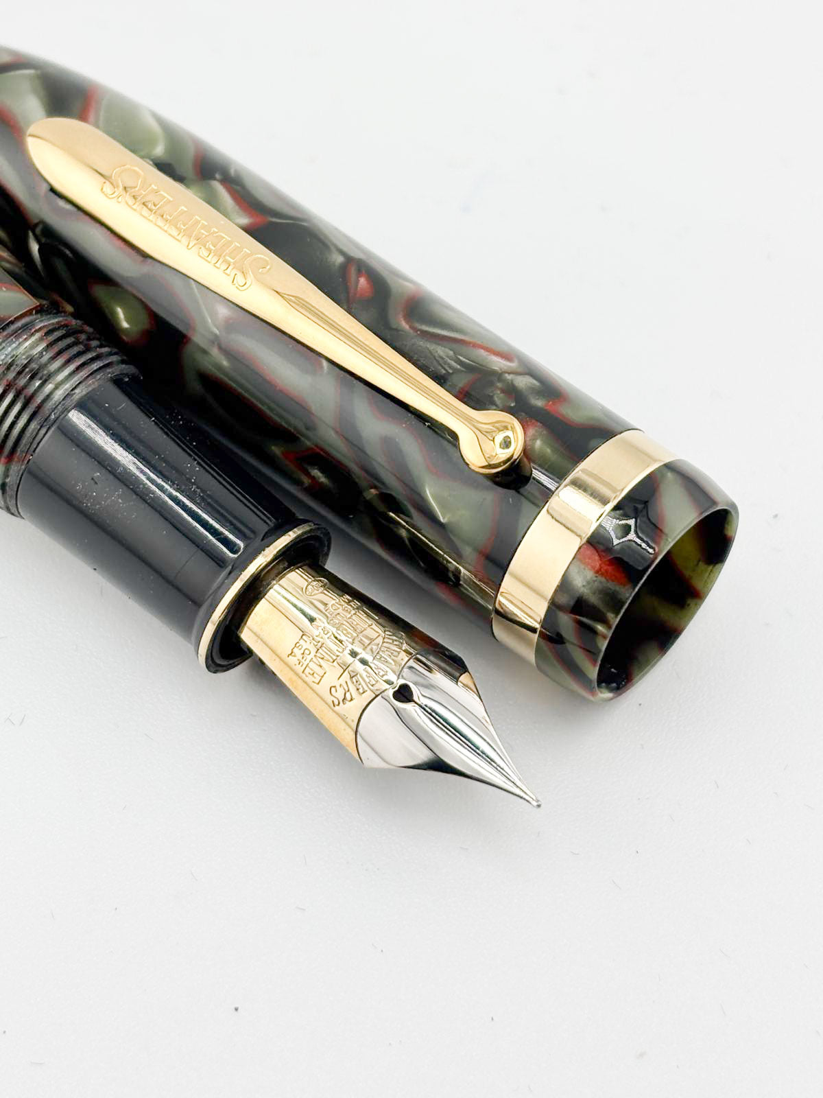 Sheaffer Balance Limited Edition Fountain Pen - Fine 18kt Gold Nib