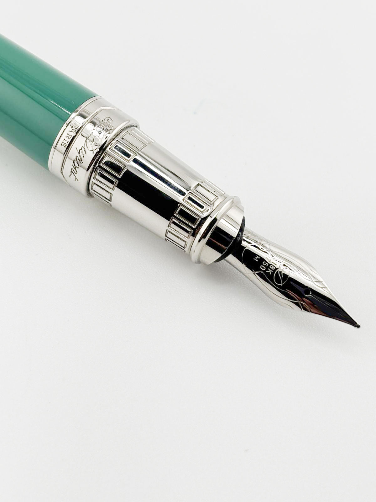 S.T. DuPont Statue of Liberty Limited Edition Fountain Pen - Medium 18kt Gold Nib