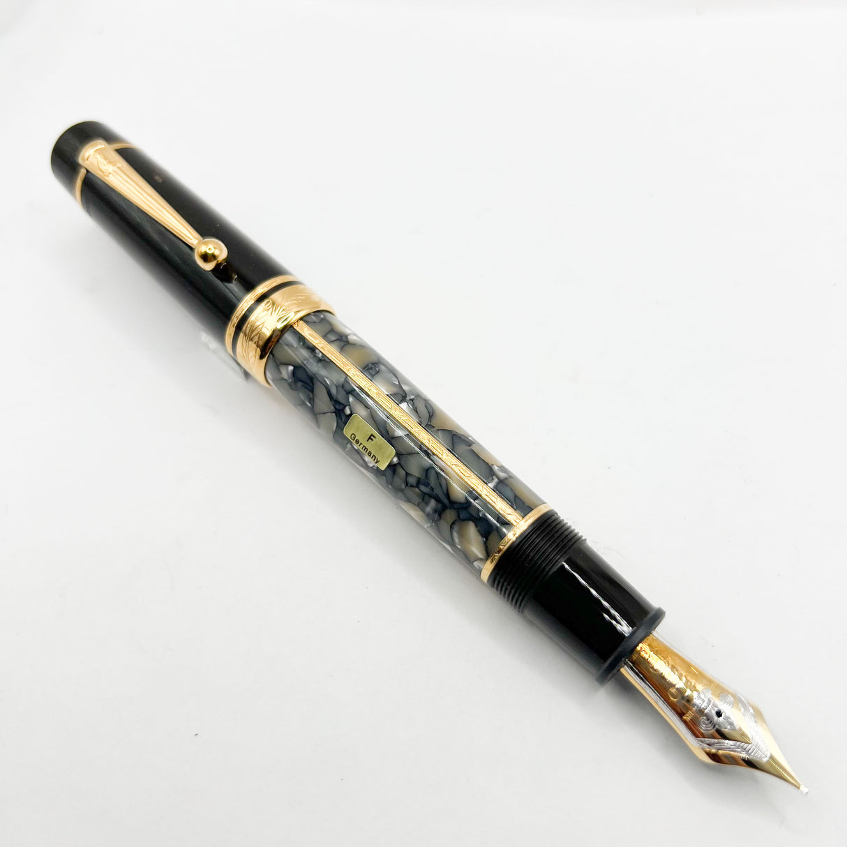Montblanc Alexandre Dumas (Incorrect Signature) Writer Series Ltd. Ed. Fountain Pen - Fine 18kt Gold Nib