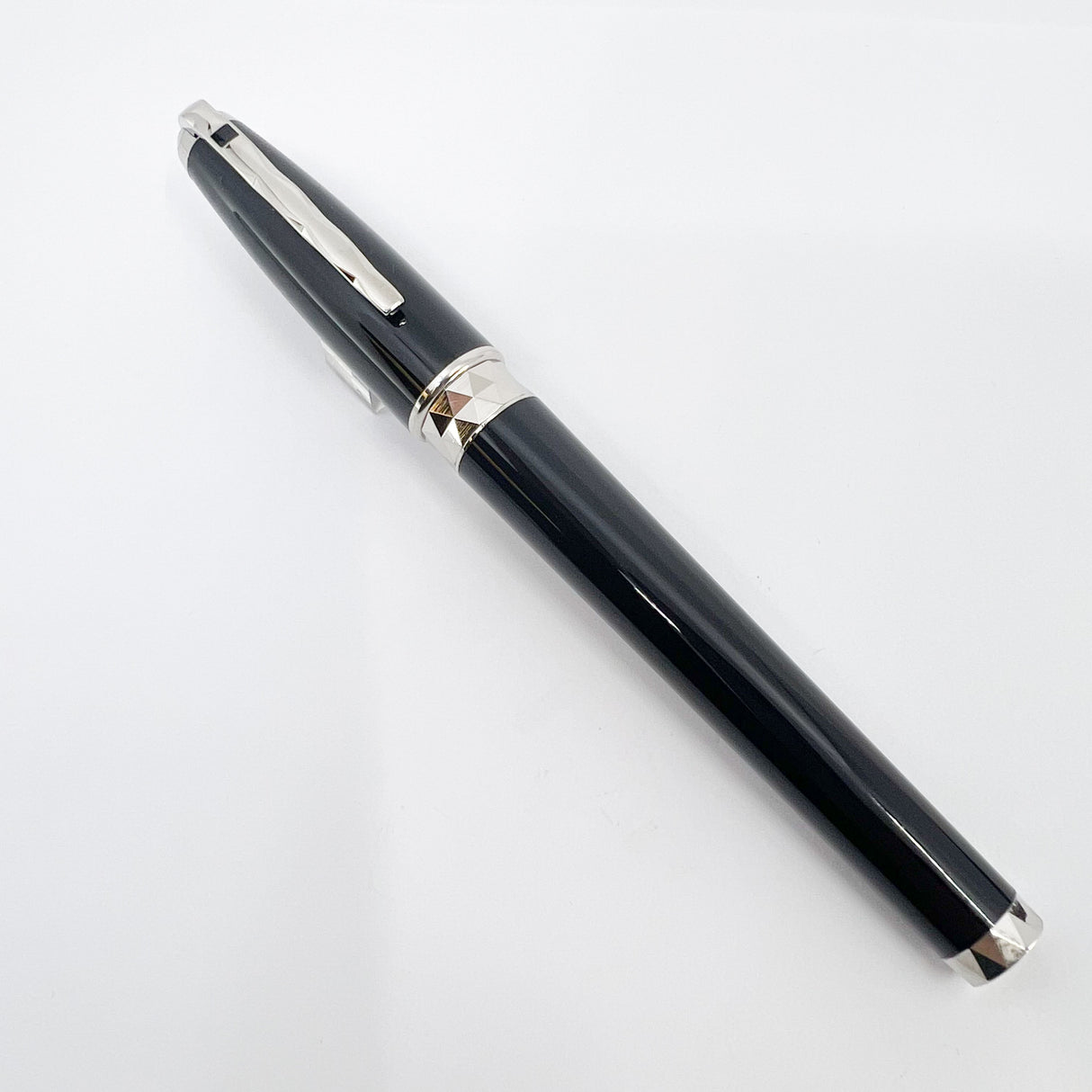 S.T. Dupont Olympio Nocturne Extra Large Fountain Pen - Medium 18kt Gold Nib