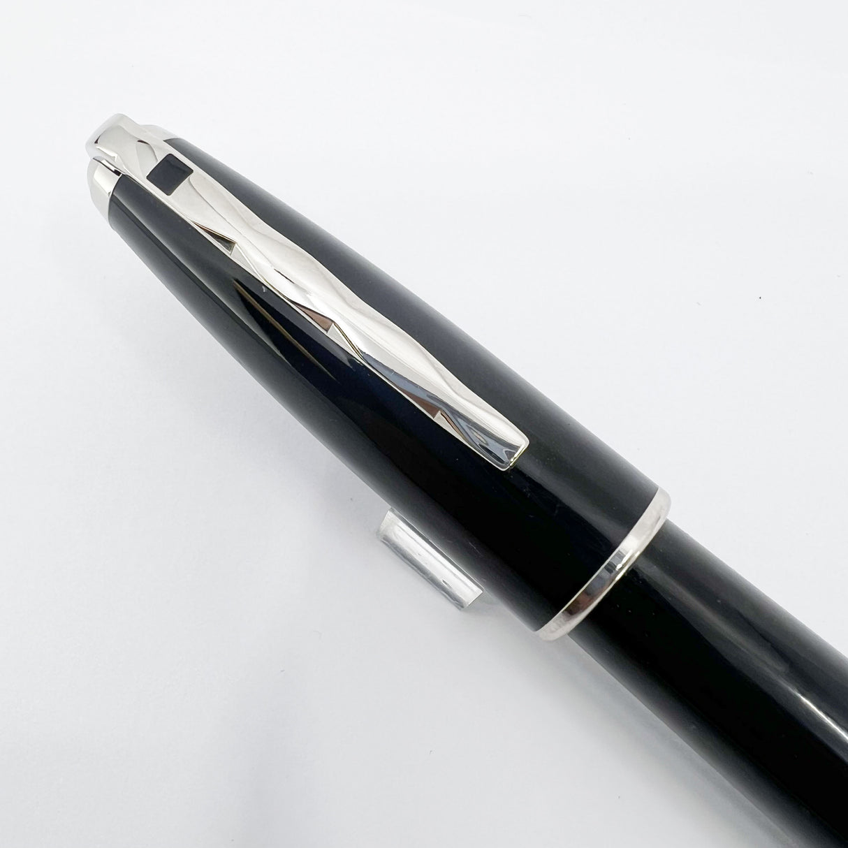 S.T. Dupont Olympio Nocturne Extra Large Fountain Pen - Medium 18kt Gold Nib