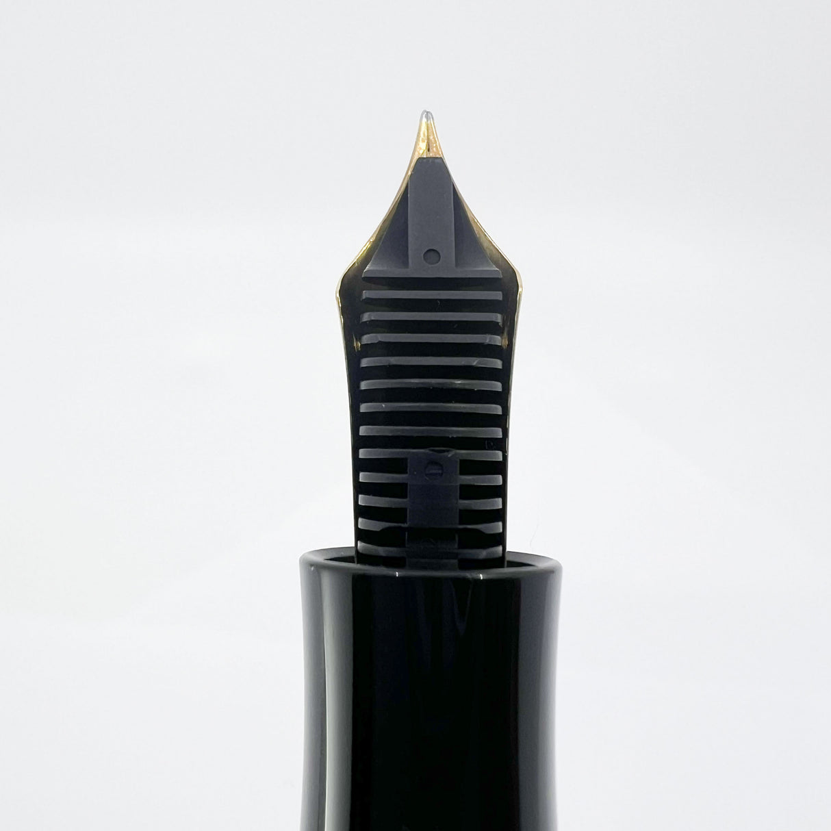 Montblanc Louis XIV 1994 Patron of the Arts Limited Edition Fountain Pen - Fine 18kt Gold Nib