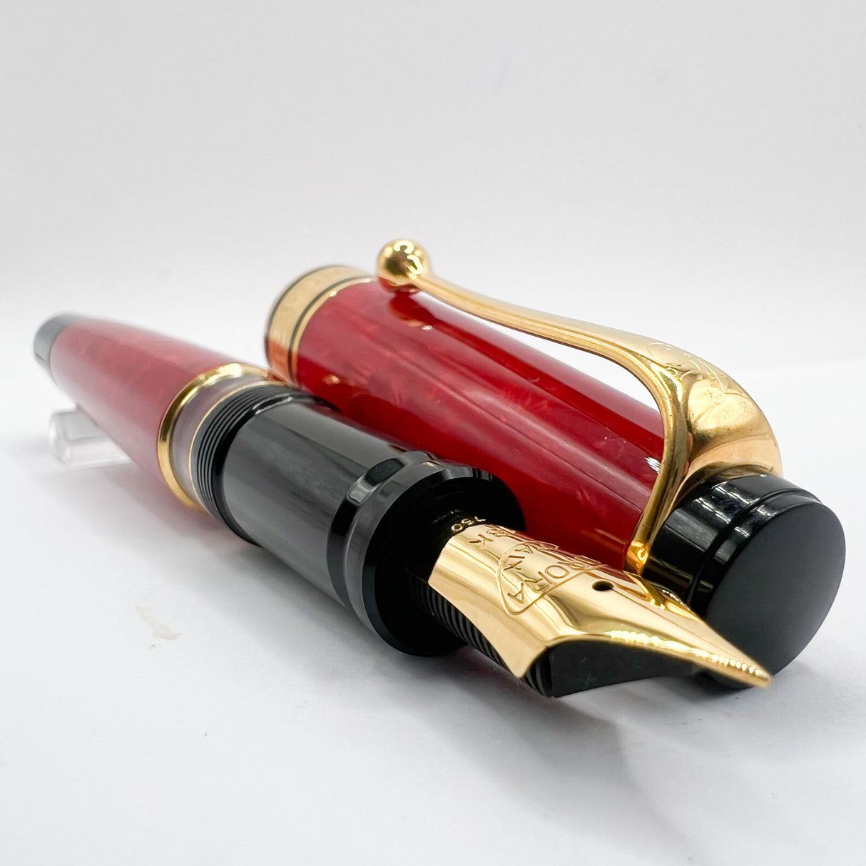 Aurora 75th Anniversary Optima Red Marble Auroloide Limited Edition Fountain Pen - Extra Fine 18kt Gold Nib