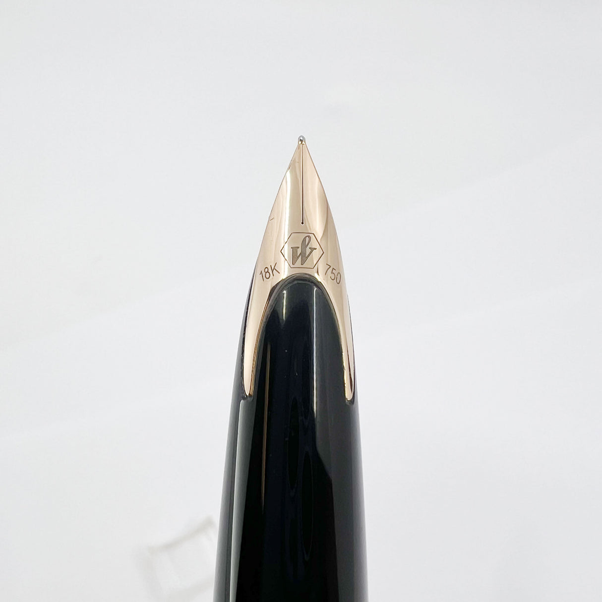 Waterman Carene Deluxe 2-Tone Gold-Plated Cap/Prussian Blue Lacquer Barrel Fountain Pen - Fine 18kt Gold Nib
