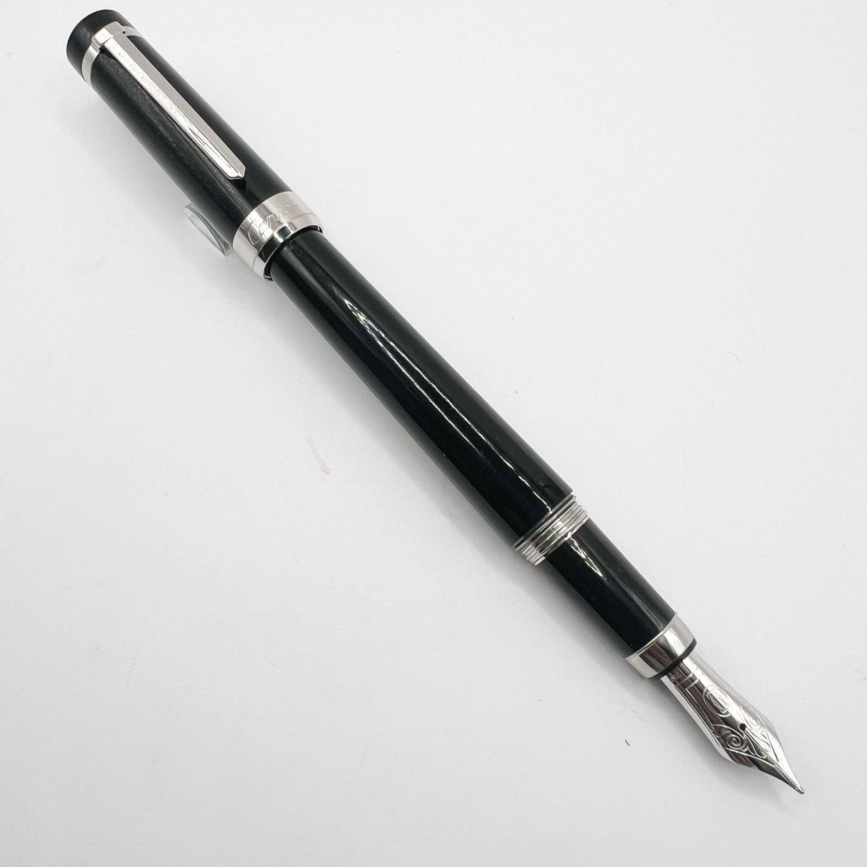 Cartier Pasha Black Resin & Platinum-Plated Trim Fountain Pen - Medium 18kt Gold Nib