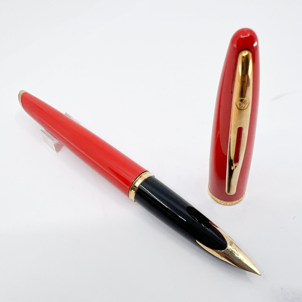 Waterman Carene Orange Coral Lacquer Fountain Pen - Fine 18kt Gold Nib