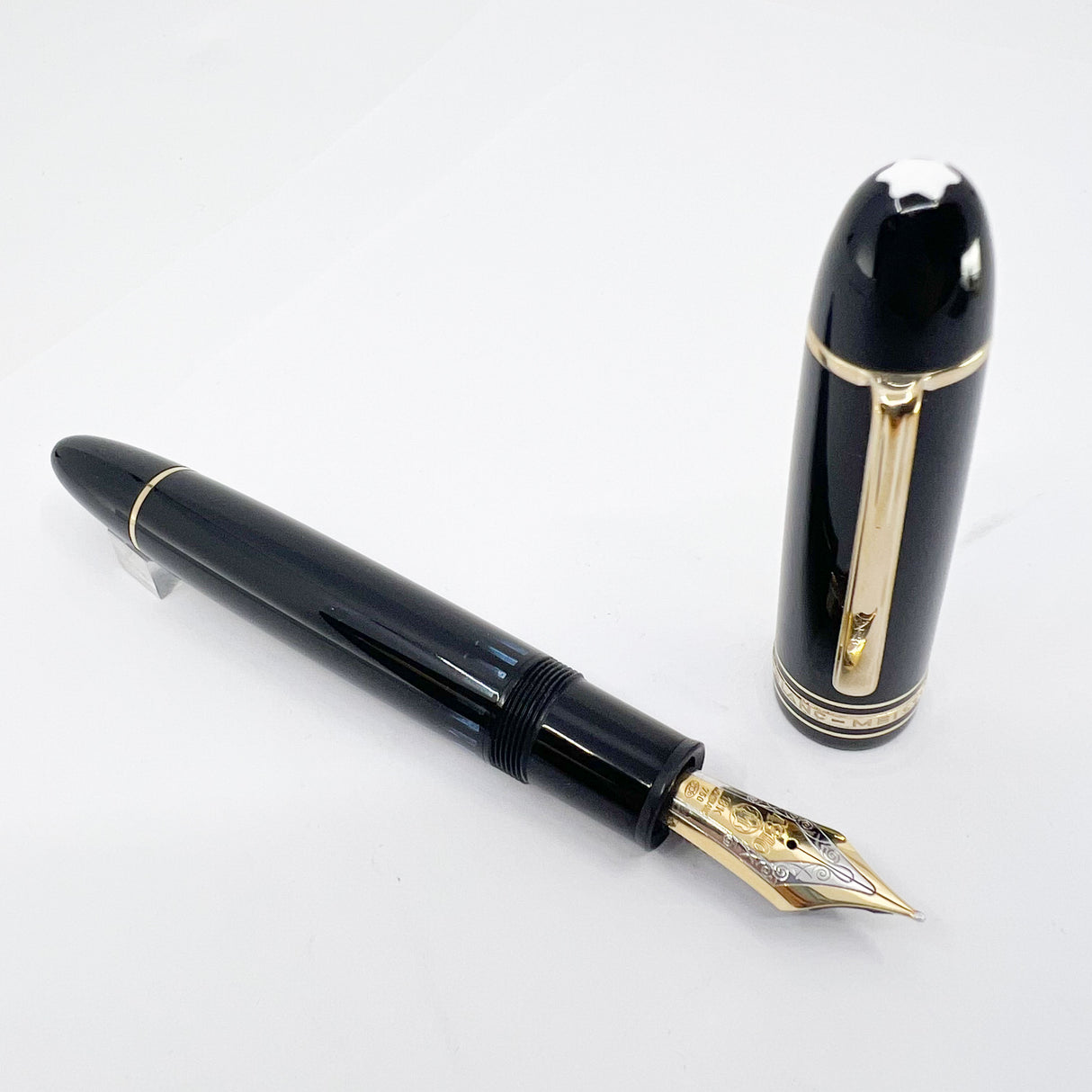 Montblanc Meisterstuck #149 (Largest) Black Resin Fountain Pen - Semi-Flexible Medium 18kt Gold Nib