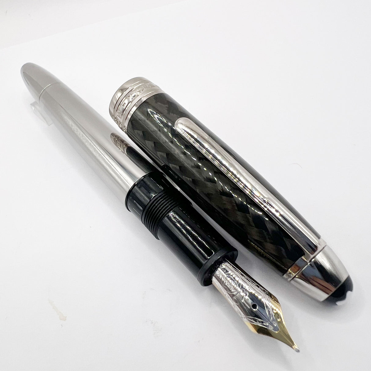 Montblanc Meisterstuck LeGrand Solitaire Carbon Steel #146 Fountain Pen - Medium 18kt Gold Nib