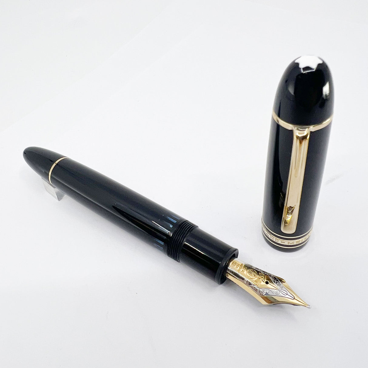 Montblanc Meisterstuck #149 (Largest) Black Resin Fountain Pen - Semi-Flexible Medium 18kt Gold Nib