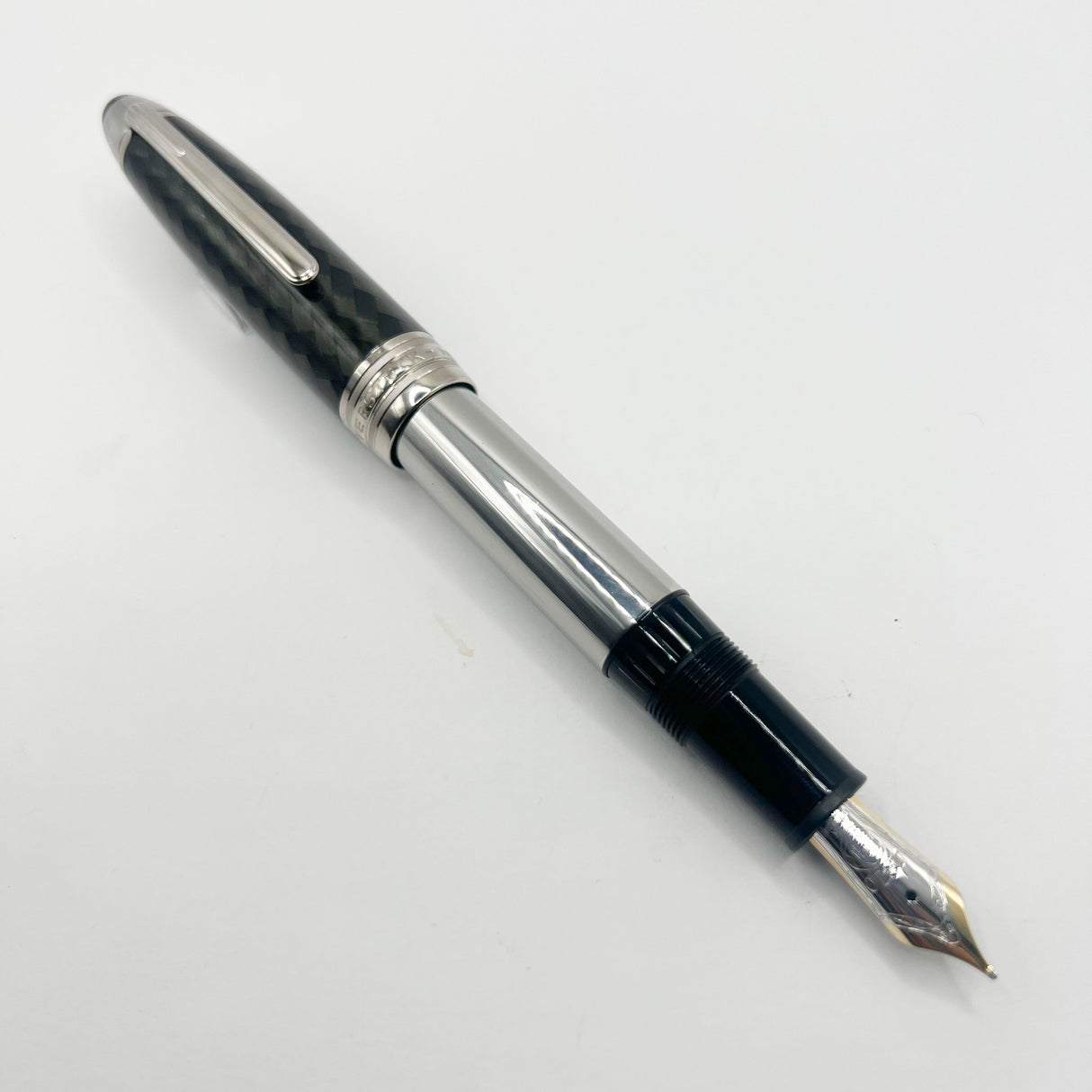 Montblanc Meisterstuck LeGrand Solitaire Carbon Steel #146 Fountain Pen - Medium 18kt Gold Nib