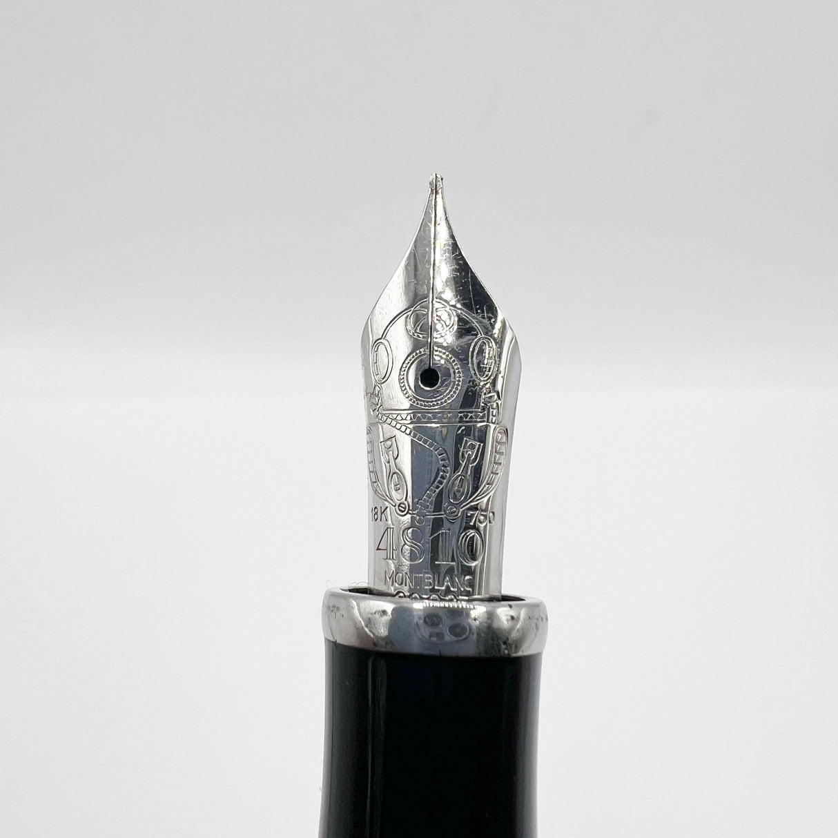 Montblanc Jules Verne Writer Series Limited Edition Fountain Pen - Medium 18kt Gold Nib